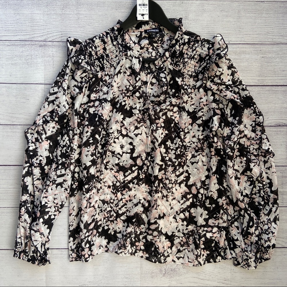 EXPRESS Metallic Floral Ruffle Top - Picture 3 of 12
